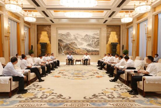 湖北省委書記應(yīng)勇、省長王曉東會見國家電網(wǎng)董事長、黨組書記毛偉明