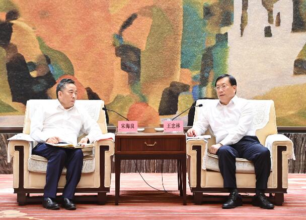 宋海良拜會武漢市委書記王忠林、市長周先旺