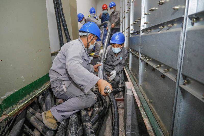 與時間賽跑，為生命加速 電力員工星夜鏖戰(zhàn)為醫(yī)院用電“增容”