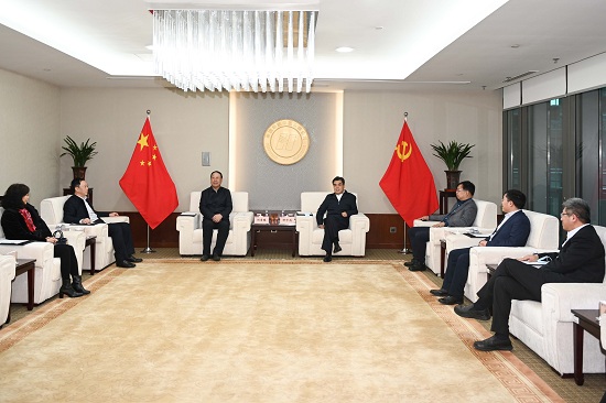 舒印彪、鄧建玲會(huì)見(jiàn)華北電力大學(xué)校長(zhǎng)楊勇平