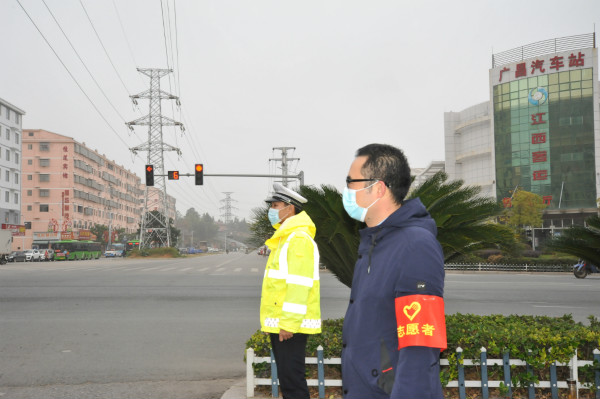 國網(wǎng)廣昌縣供電公司積極參與文明交通勸導志愿服務(wù)