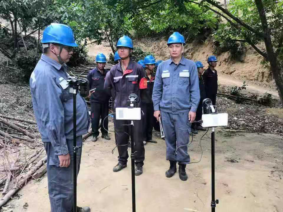 臨滄云縣供電局配電管理三所開(kāi)展隱患整改，切實(shí)保障用戶(hù)用電安全