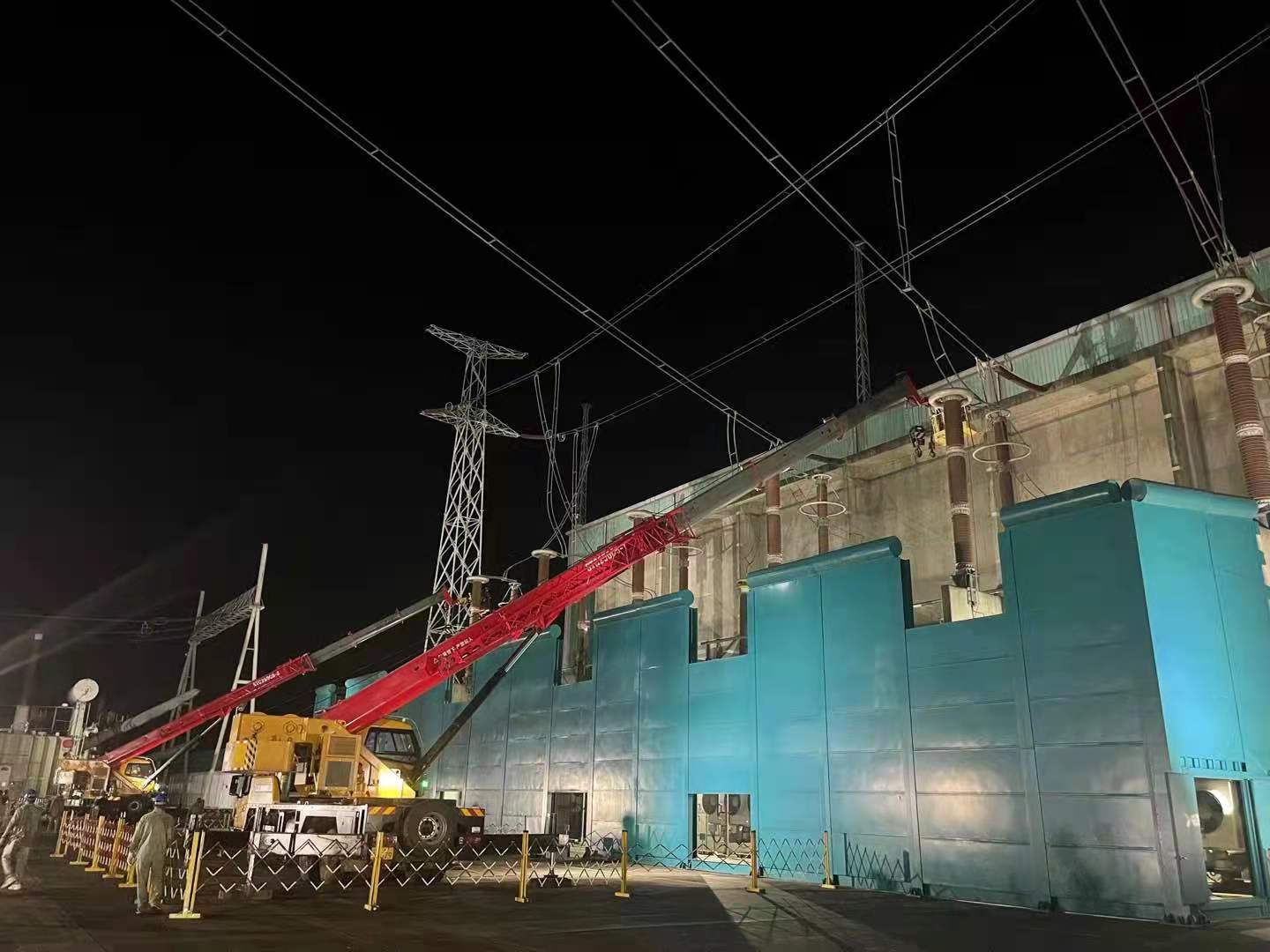 鄂電“鐵軍”：30個(gè)小時(shí)晝夜搶修作業(yè)，守護(hù)西電東送電網(wǎng)大動(dòng)脈