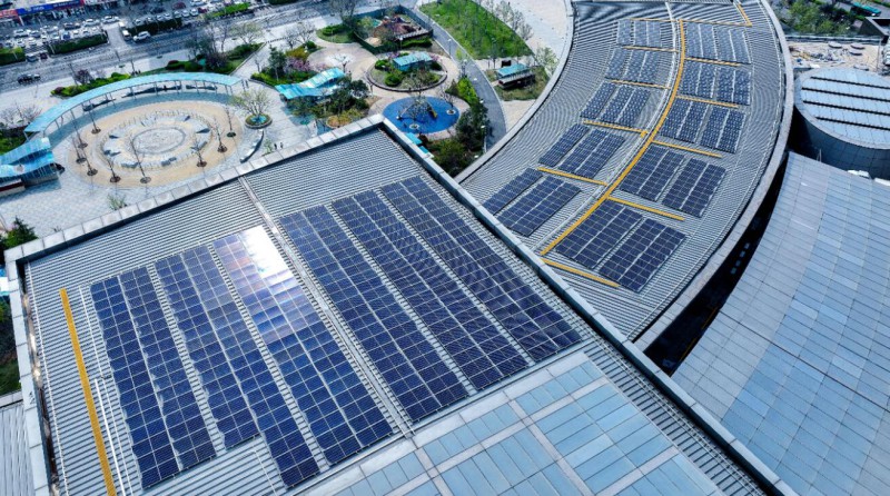 1.2MW！山東商業(yè)綜合體屋頂光伏發(fā)電項目并網(wǎng)發(fā)電