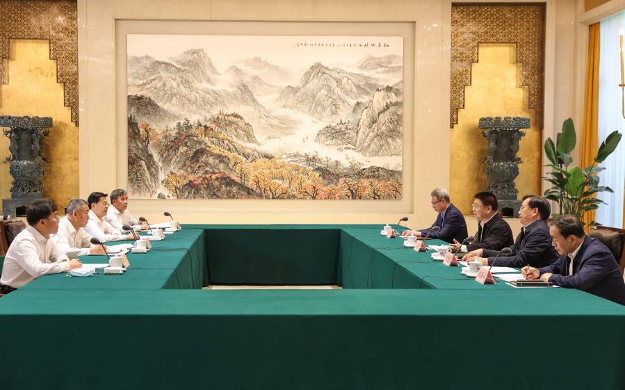 雷鳴山、韓君拜會湖北省委書記王蒙徽、省長王忠林