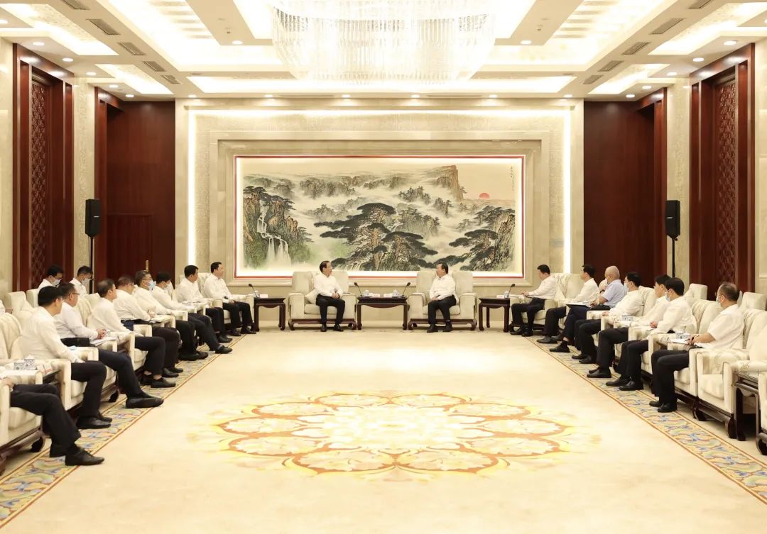 辛保安與山東省委書記李干杰、省長周乃翔會(huì)談