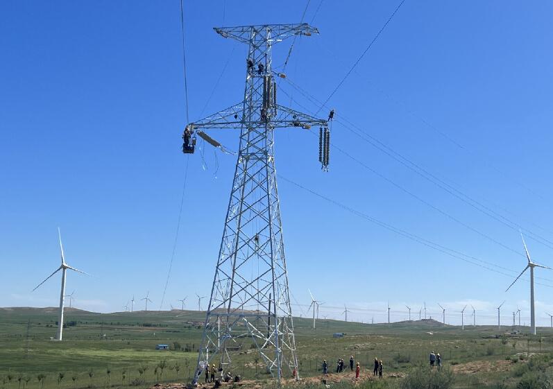 220千伏海春線、中海油化德風電場35千伏集電線路順利改造完成