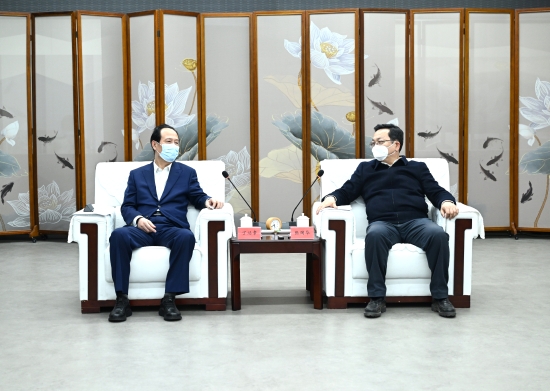 丁焰章與雄安新區(qū)黨工委書記、管委會(huì)主任張國華會(huì)談