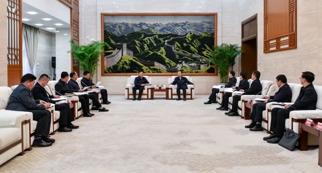 大唐集團黨組書記、董事長鄒磊與青海省海南州委書記呂剛、州長尕瑪朋措會談