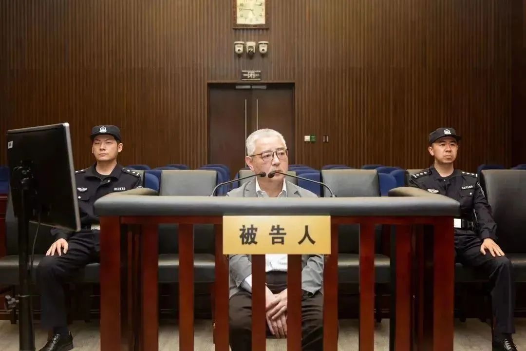 被控受賄1.56億，原上海電氣集團(tuán)股份有限公司總裁、董事長鄭建華受審