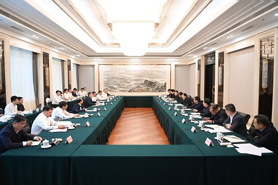 華能集團(tuán)溫樞剛、鄧建玲拜會(huì)遼寧省委書(shū)記郝鵬
