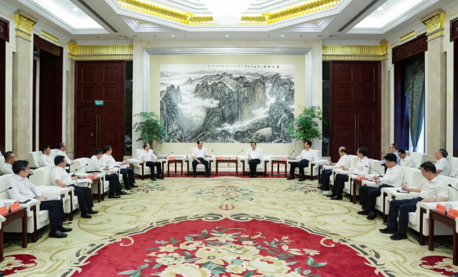 中國電建黨委書記、董事長丁焰章拜會貴州省委書記徐麟、省長李炳軍