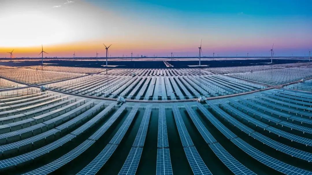 突破3億千瓦時，?；瘓F一期300MW光伏發(fā)電項目實現(xiàn)年度目標(biāo)