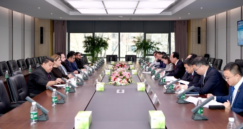 中國電建黨委書記、董事長丁焰章同洪都拉斯國會(huì)主席雷東多舉行會(huì)談