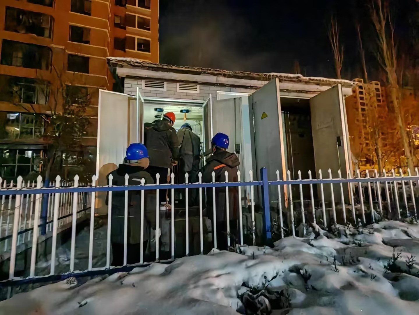 風雪來襲入冬寒，電力搶修送溫暖