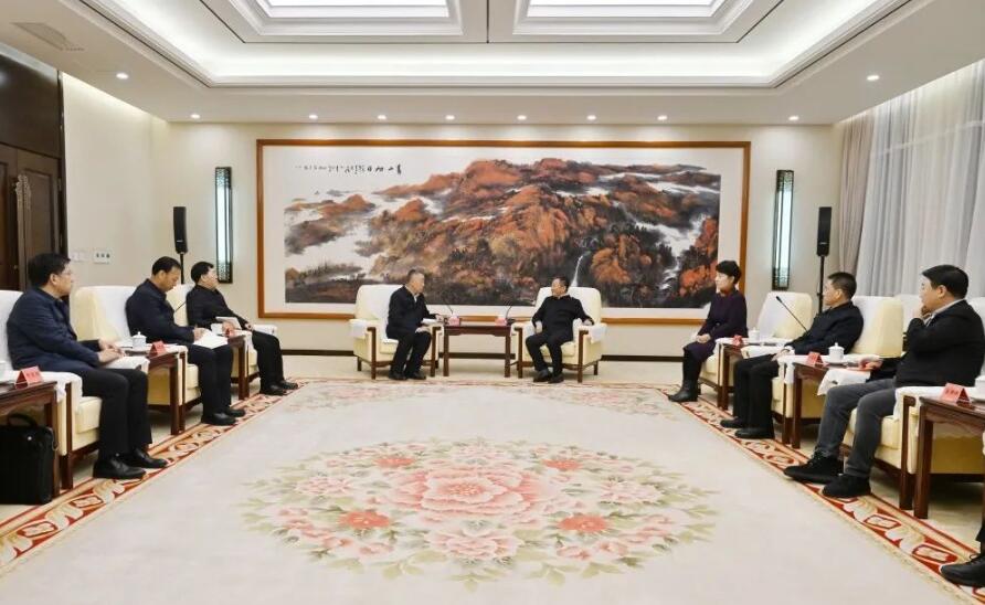 三峽集團(tuán)董事長(zhǎng)、黨組書(shū)記雷鳴山拜會(huì)內(nèi)蒙古自治區(qū)黨委書(shū)記孫紹騁、自治區(qū)主席王莉霞