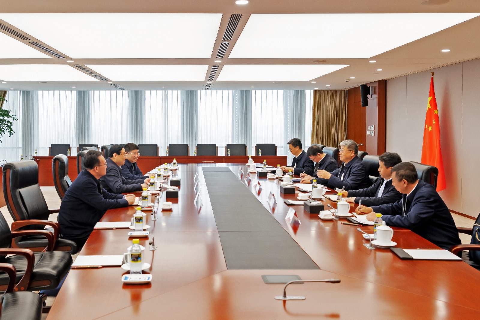 國家能源集團黨組書記、董事長劉國躍會見陜西省政協(xié)副主席、榆林市委書記張曉光