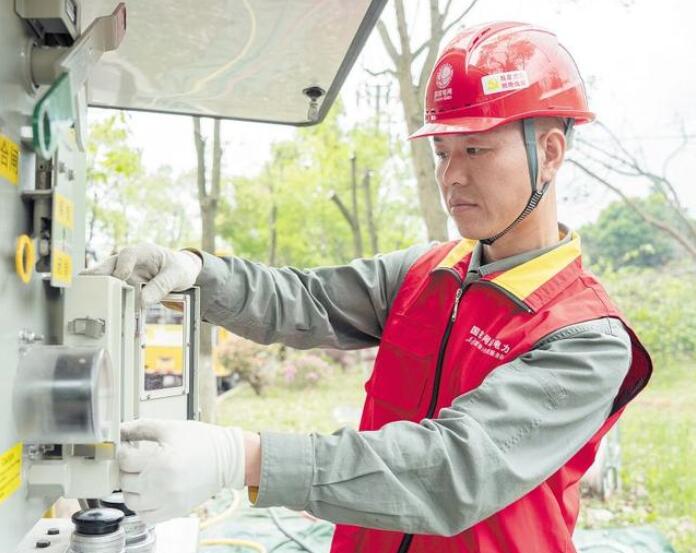 賀彪：星城萬家燈火，“帶電護衛(wèi)”用心守候