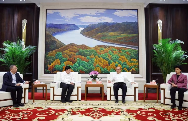 黑龍江省委書記許勤、省委副書記梁惠玲會(huì)見國家電網(wǎng)董事長張智剛一行