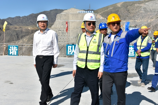 中國電建黨委副書記、總經(jīng)理王斌到新疆重點項