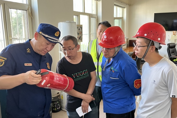 內(nèi)蒙古電力公司烏海千里山供電公司：蒙電愛心光明行，用電無憂筑防線