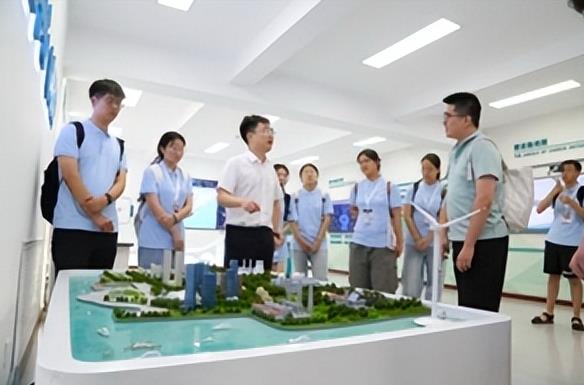 科技領航，由校到企——“重走初心之路”實踐團