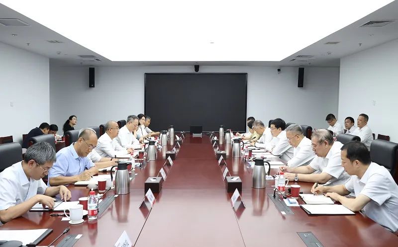 國(guó)家電網(wǎng)公司董事長(zhǎng)、黨組書記張智剛拜訪懷柔實(shí)驗(yàn)室并交流座談