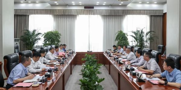 中核集團黨組書記、董事長余劍鋒會見山東大學黨委書記任友群一行