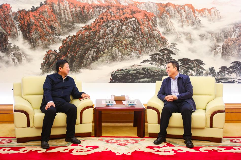 大唐甘肅公司黨委書記、董事長(zhǎng)王建偉與甘肅電投集團(tuán)黨委書記、董事長(zhǎng)蒲培文會(huì)談