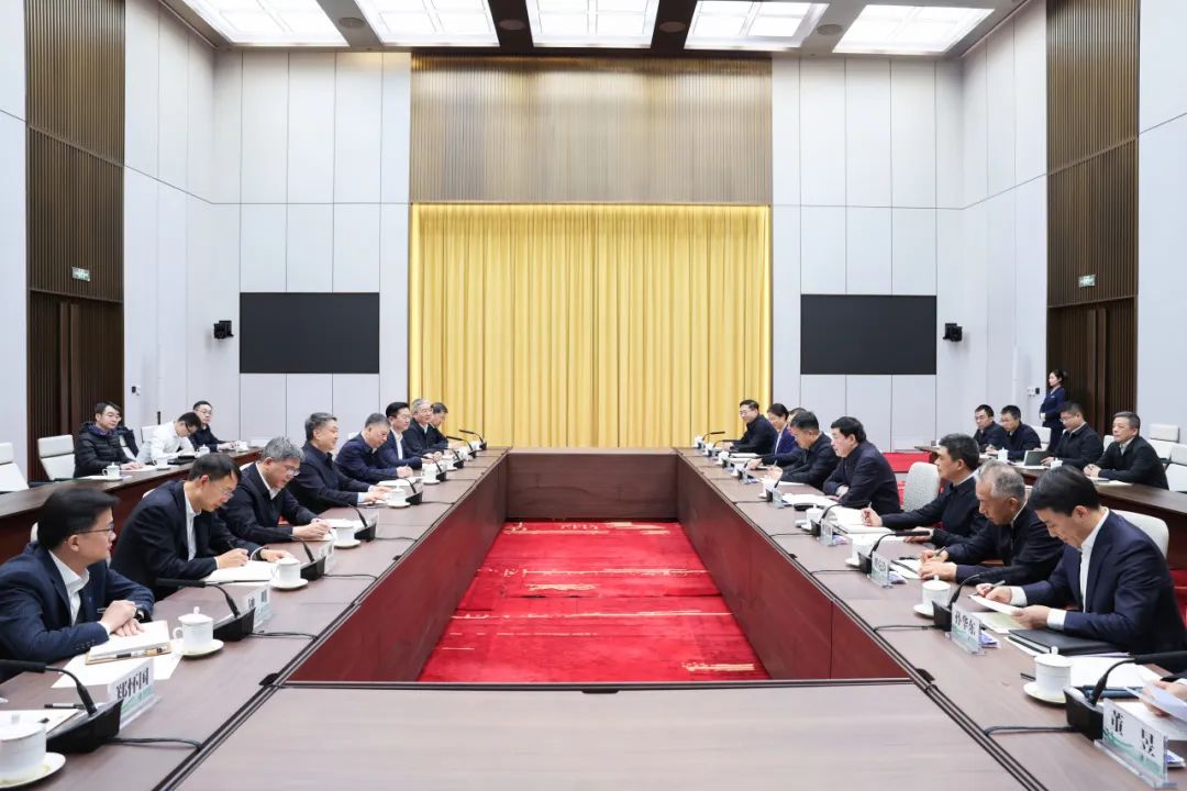 溫樞剛張文峰與國家電網(wǎng)董事長張智剛、總經(jīng)理龐驍剛會(huì)談